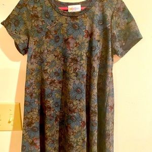 Adorable floral sun dress! 🌼